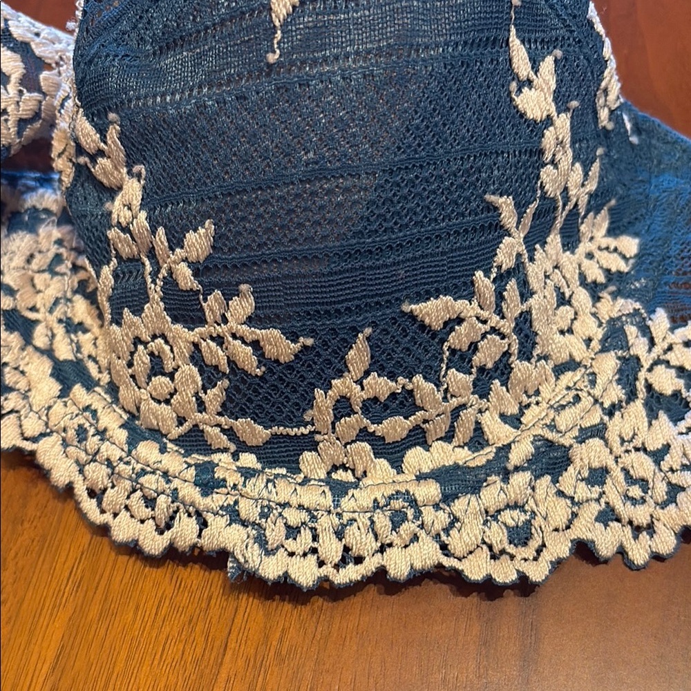 Lace Blue and White Bra - Picture 2 of 5